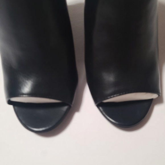 New Tory Burch Black Leather Grove Open Toe Bootie, Size 8.5M - Picture 5 of 14